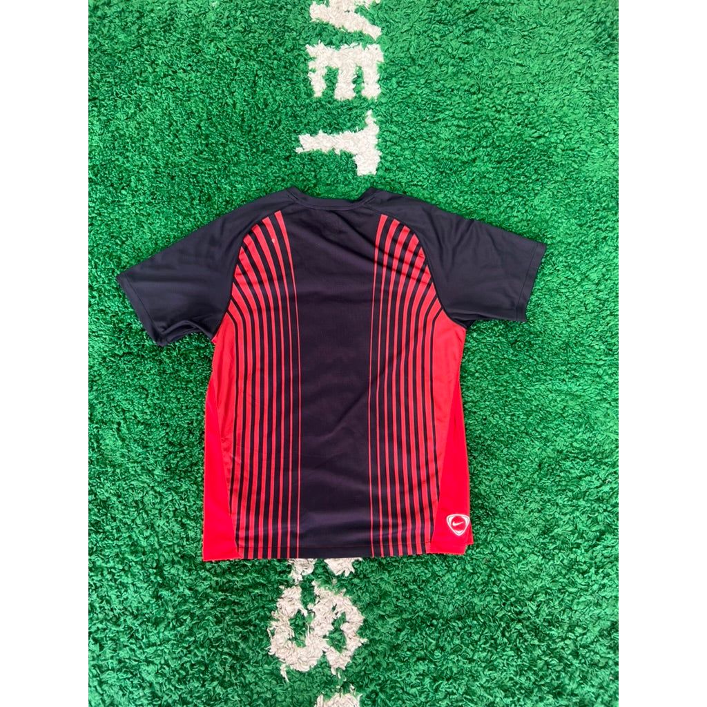 MANCHESTER UNITED 2009/10 Nike Training Shirt Top L by KershKits in Clothing. Available at KershKicks for £40.00. A must-have for fans of KershKits looking to elevate their style with this Kits.