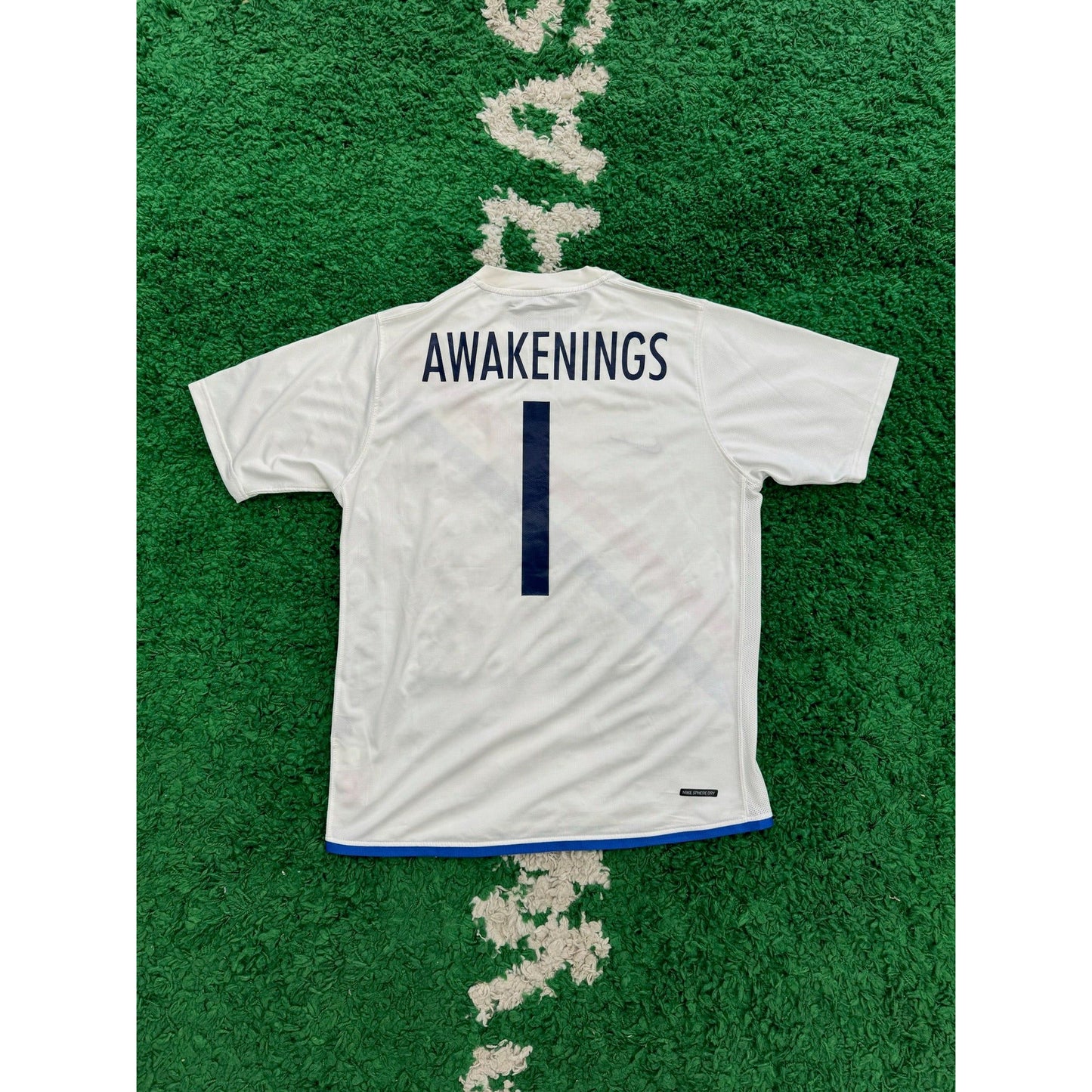 Netherlands Away Shirt 2006-2008 M 9/10 by KershKits in Clothing. Available at KershKicks for £50.00. A must-have for fans of KershKits looking to elevate their style with this Kits.