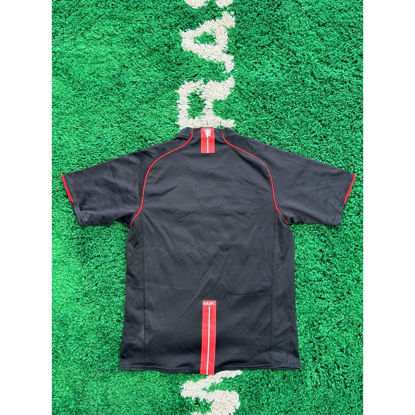 Manchester United Away Shirt 2007-2009 M by KershKits in Clothing. Available at KershKicks for £60.00. A must-have for fans of KershKits looking to elevate their style with this Kits.