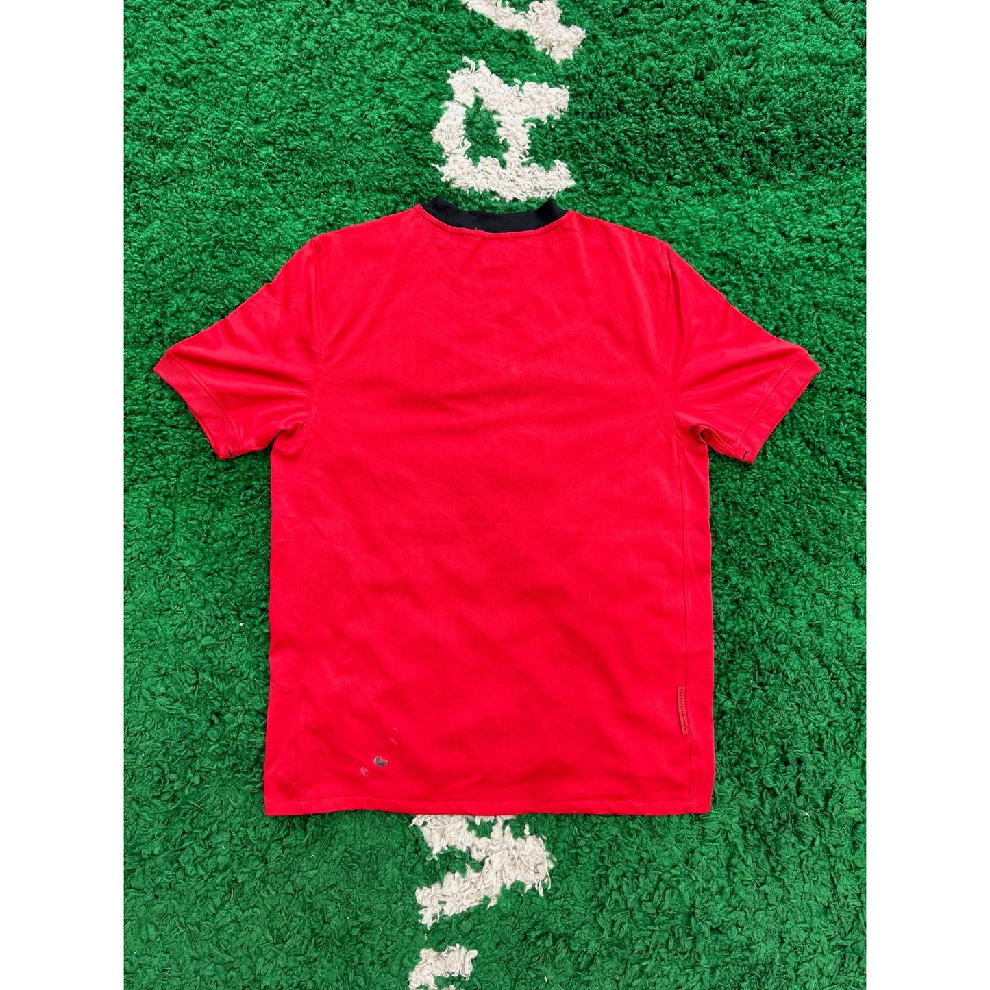 Manchester United Home Shirt 2009-2010 M 7/10 by KershKits in Clothing. Available at KershKicks for £50.00. A must-have for fans of KershKits looking to elevate their style with this Kits.