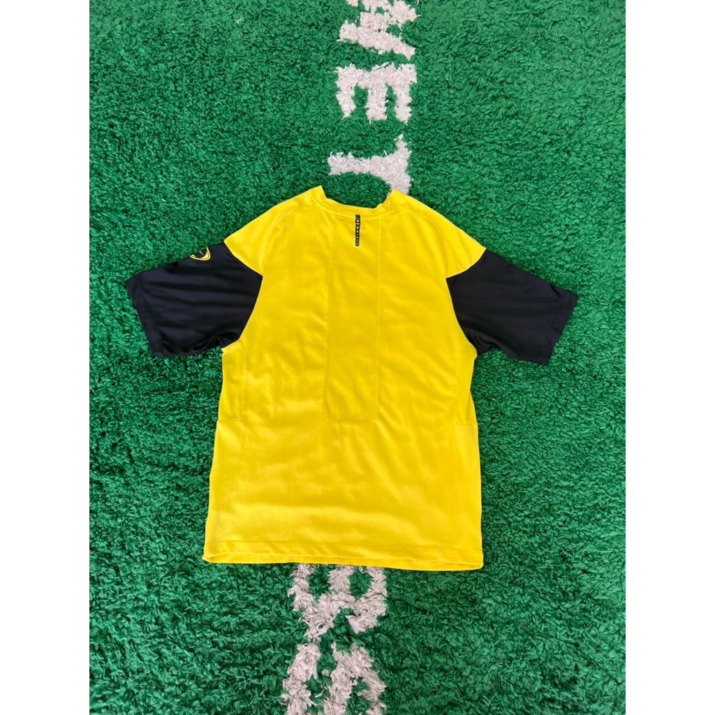 MANCHESTER UNITED 2010/11 Nike Training Shirt M by KershKits in Clothing. Available at KershKicks for £40.00. A must-have for fans of KershKits looking to elevate their style with this Kits.