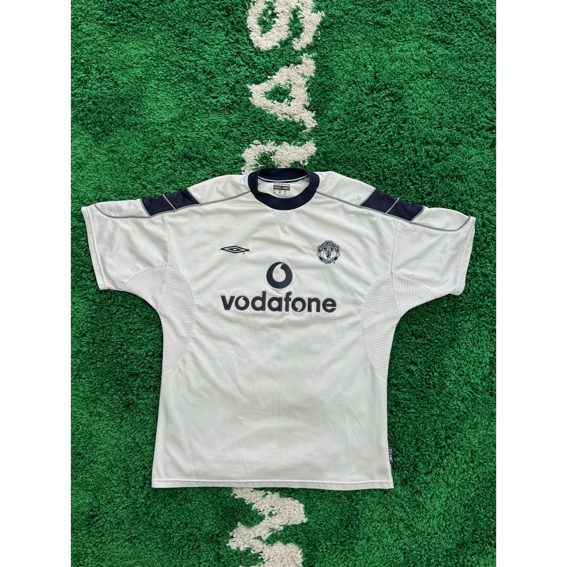 Manchester United Away Shirt 2000-2001 L by KershKits in Clothing. Available at KershKicks for £80.00. A must-have for fans of KershKits looking to elevate their style with this Kits.