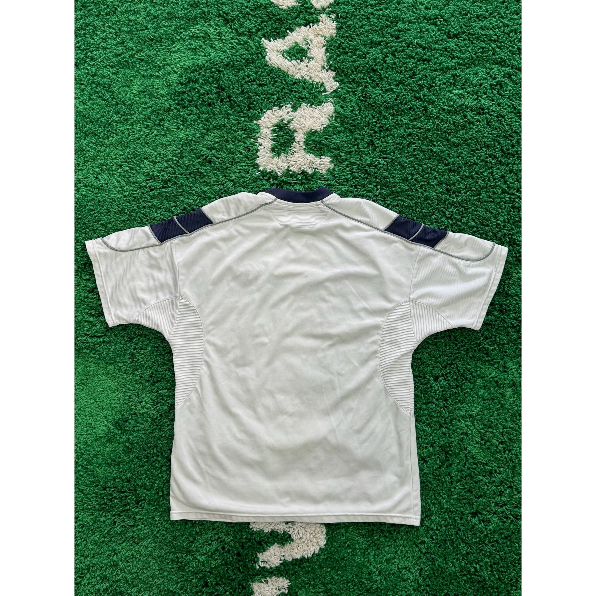 Manchester United Away Shirt 2000-2001 L by KershKits in Clothing. Available at KershKicks for £80.00. A must-have for fans of KershKits looking to elevate their style with this Kits.