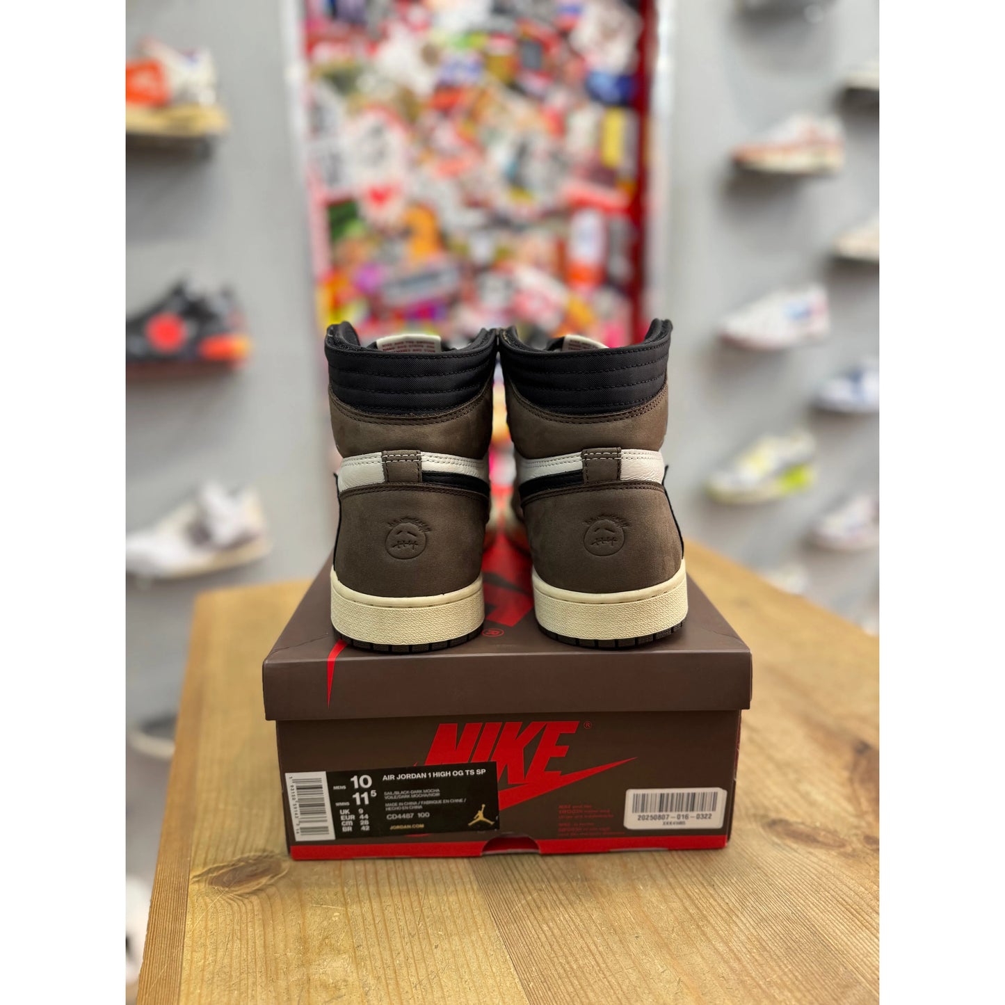 Jordan 1 Retro High OG SP Travis Scott Mocha UK 9