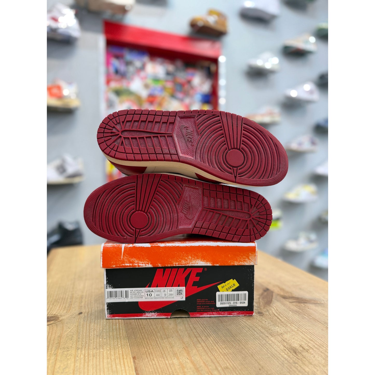 Jordan 1 Retro High OG Chicago Lost & Found UK 9