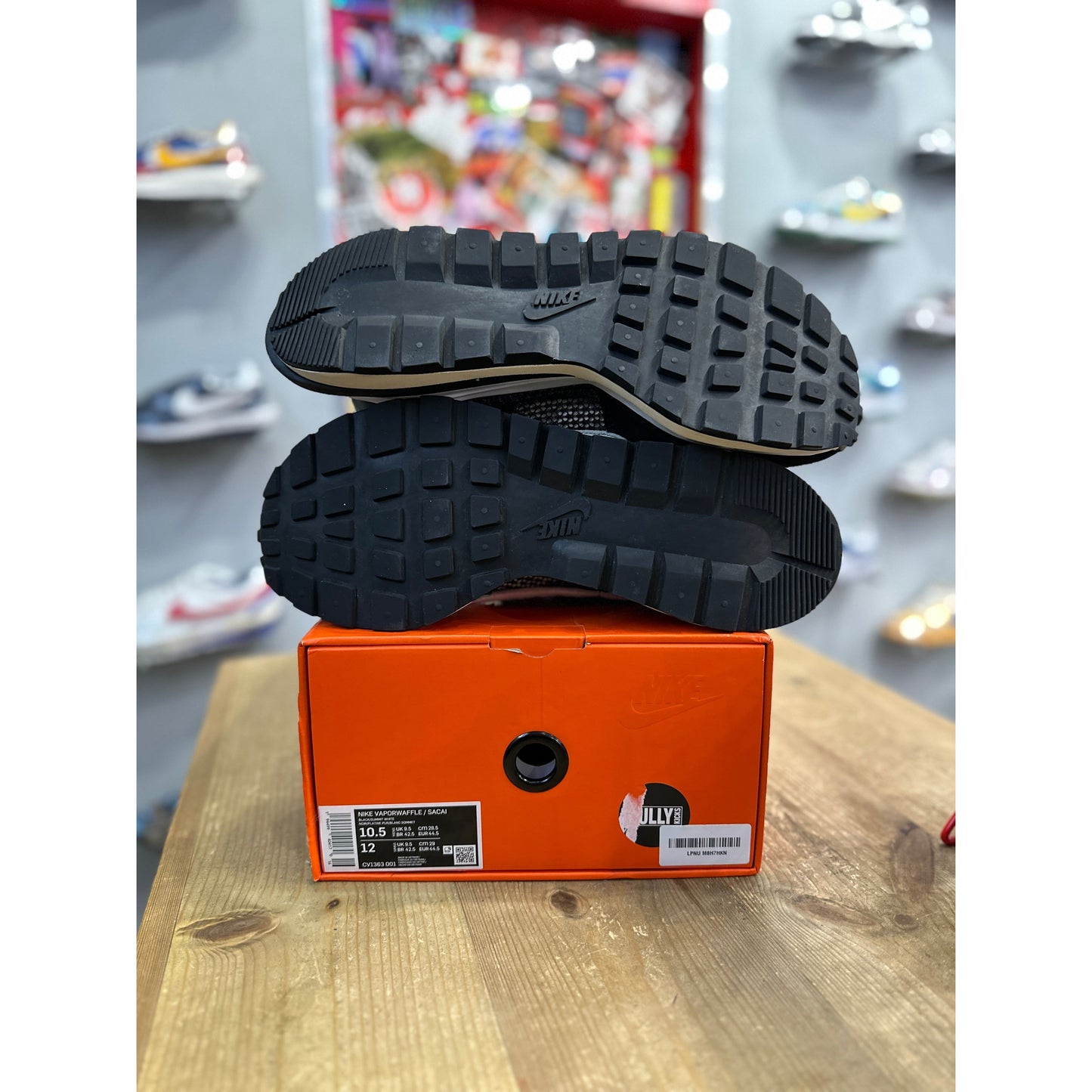Nike Vaporwaffle sacai Black White UK 9.5