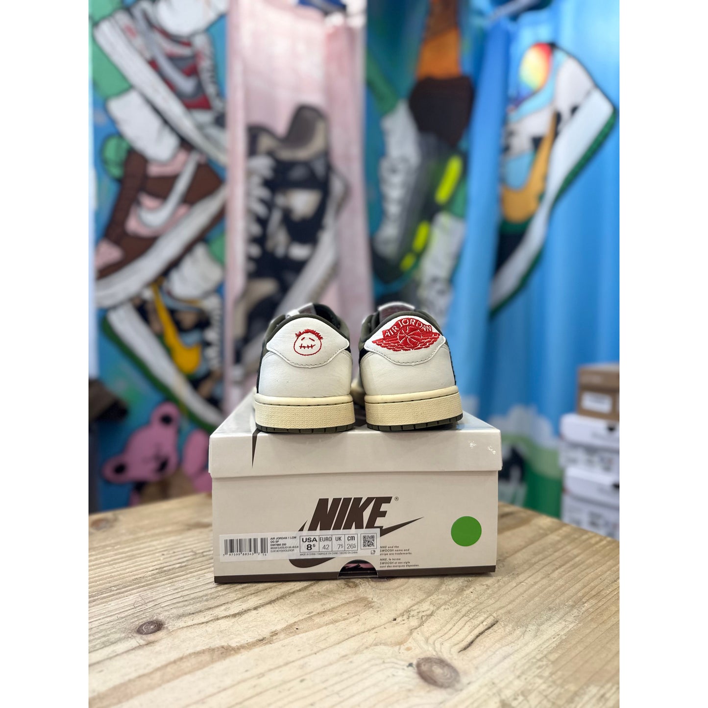 Jordan 1 low Travis Scott Medium Olive UK 7.5.