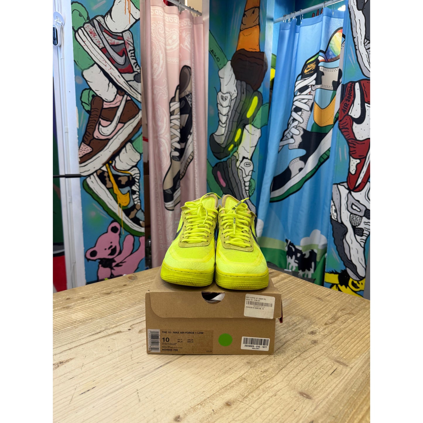 Nike Air Force 1 Low Off-White Volt UK 9