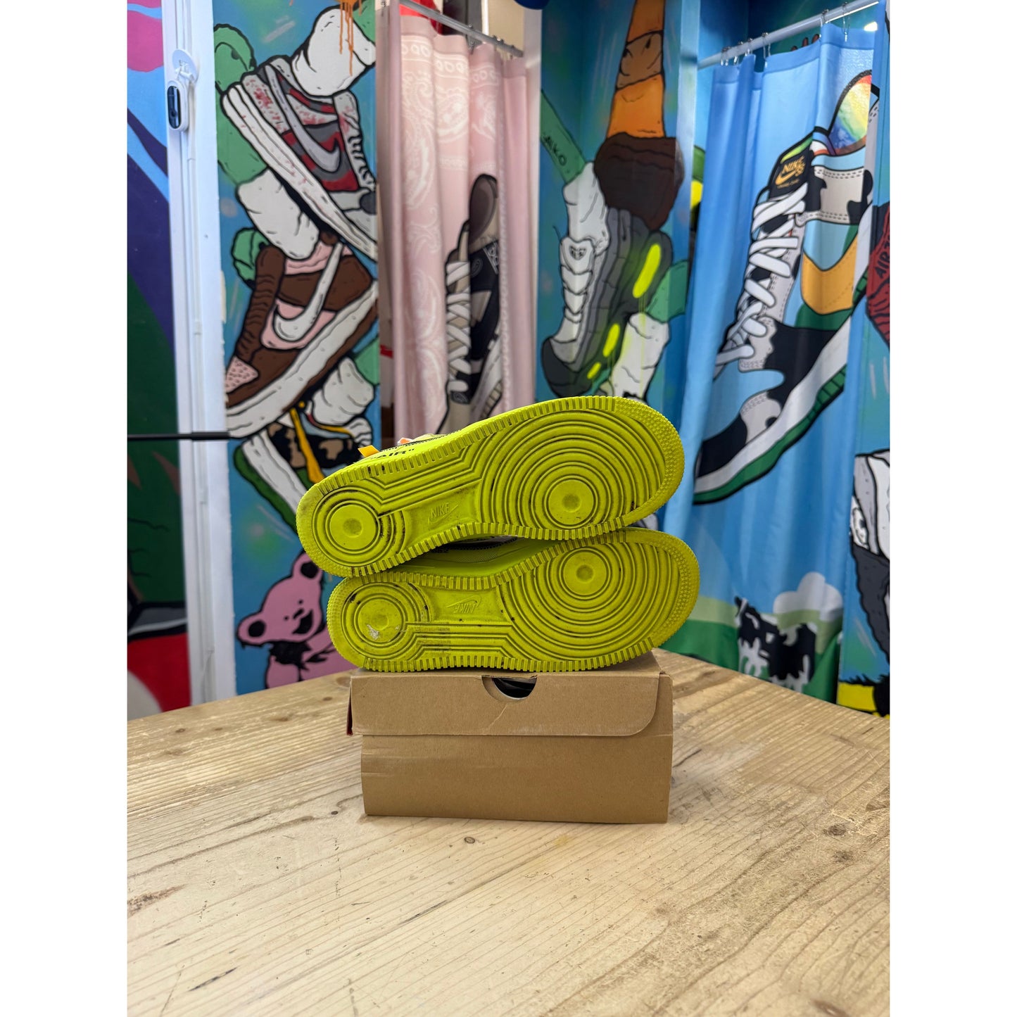 Nike Air Force 1 Low Off-White Volt UK 7.5