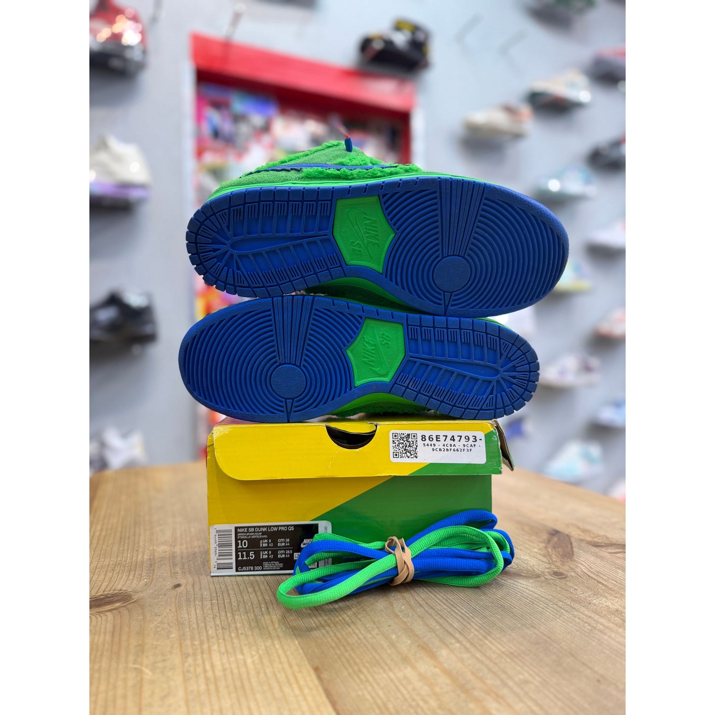 Nike SB Dunk Low Grateful Dead Bears Green UK 9