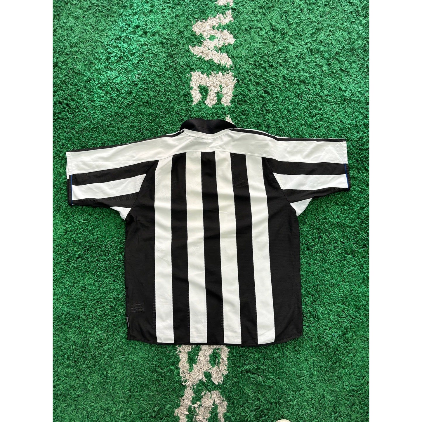 Newcastle United Home Shirt 2003/05 XL 9/10 by KershKits in . Available at KershKicks for £85.00. A must-have for fans of KershKits looking to elevate their style with this Kits.