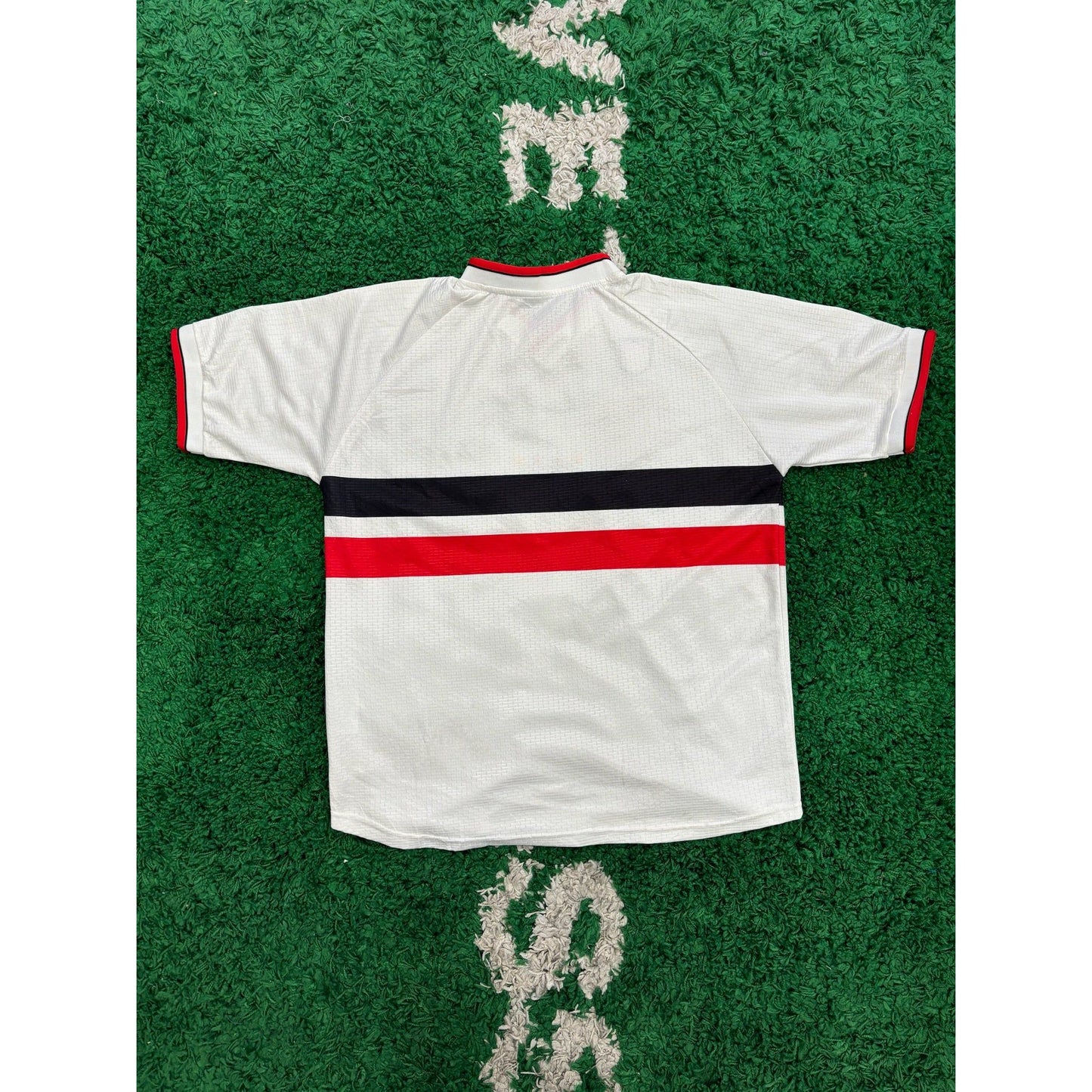 Sao Paulo 2002/03 Home Shirt L 8/10 by KershKits in . Available at KershKicks for £75.00. A must-have for fans of KershKits looking to elevate their style with this Kits.