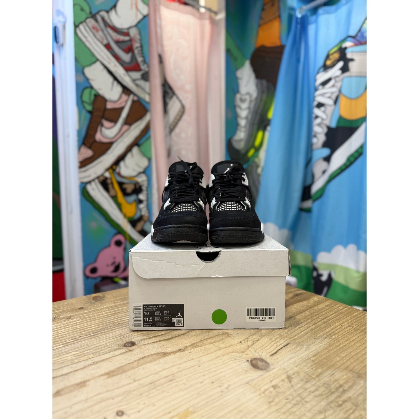 Jordan 4 White Thunder UK9