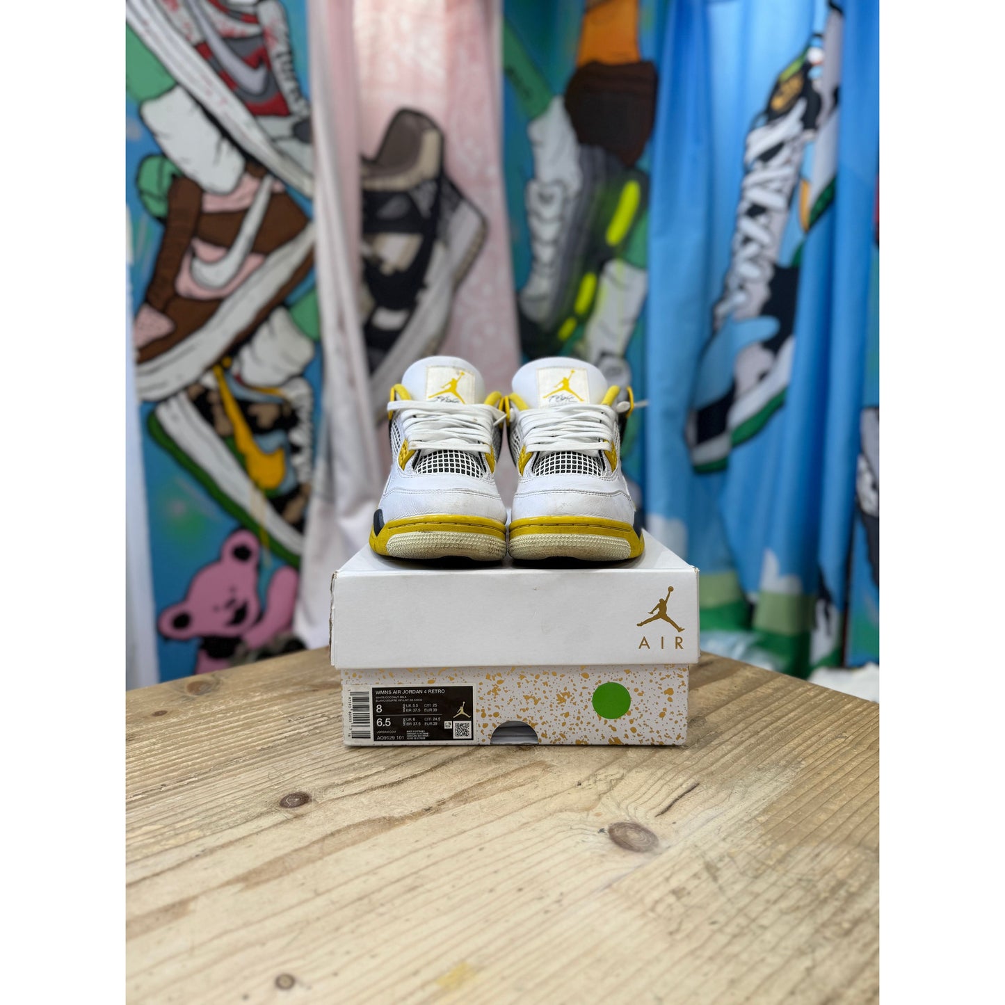 Jordan 4 Vivid Sulpher UK5.5