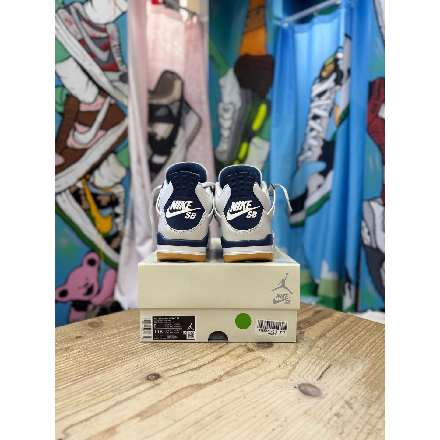 Jordan 4 SB Navy UK8