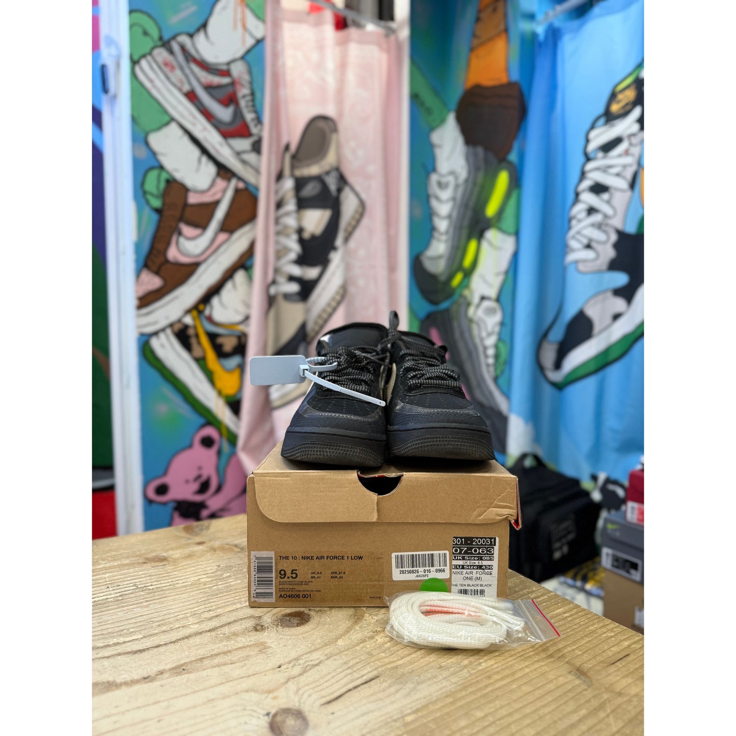 Nike Air Force 1 Low Off-White Black White UK 8.5