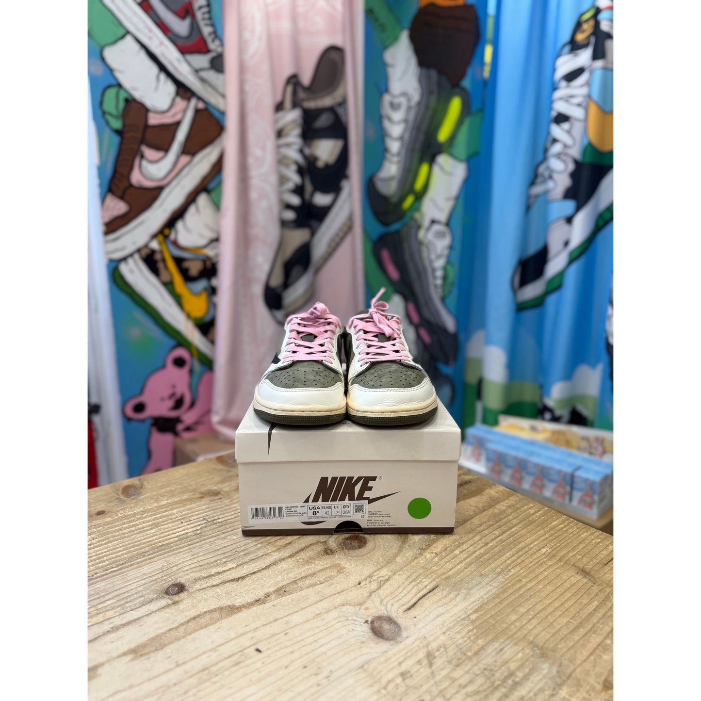 Jordan 1 Low Travis Scott Medium Olive UK7.5