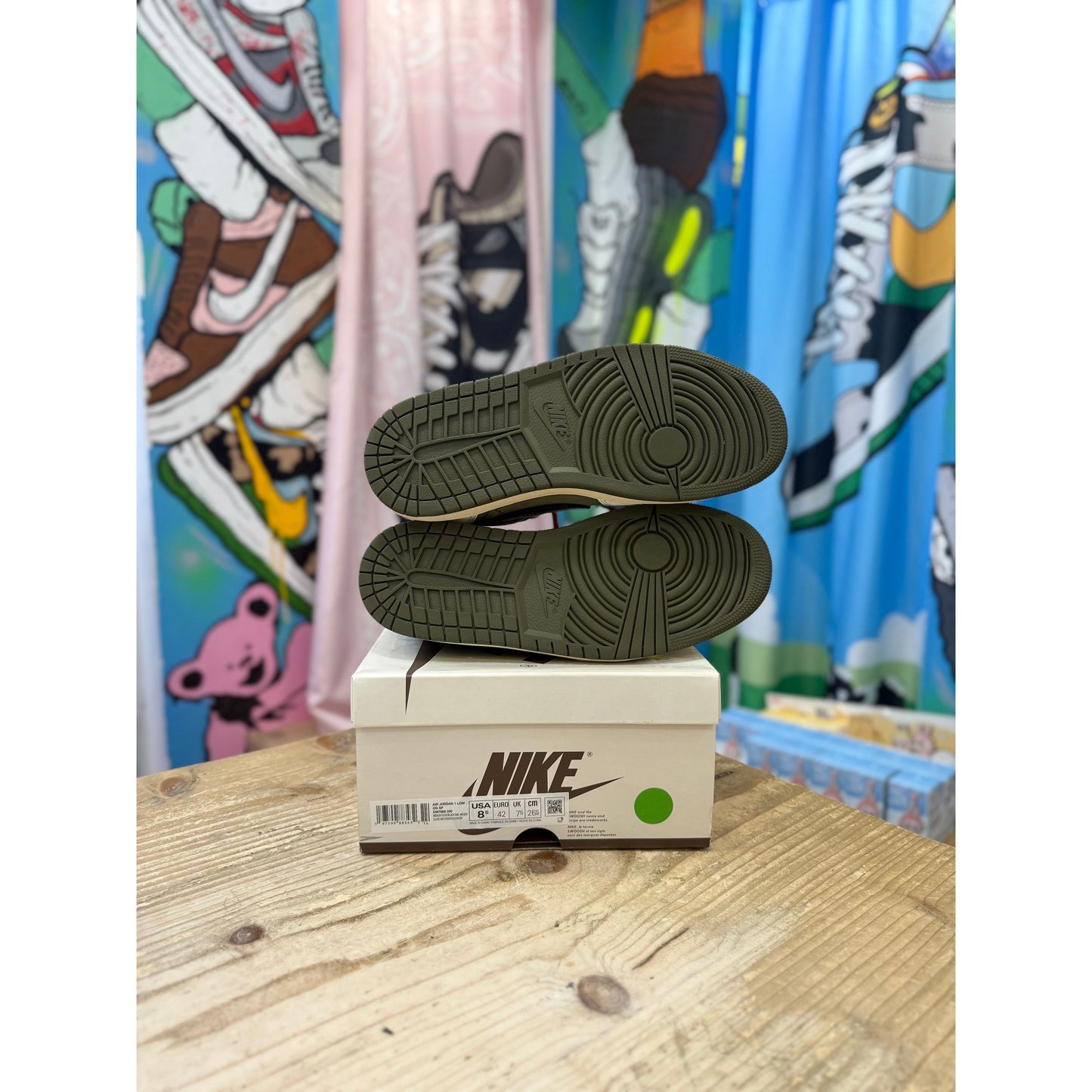 Jordan 1 Low Travis Scott Medium Olive UK7.5