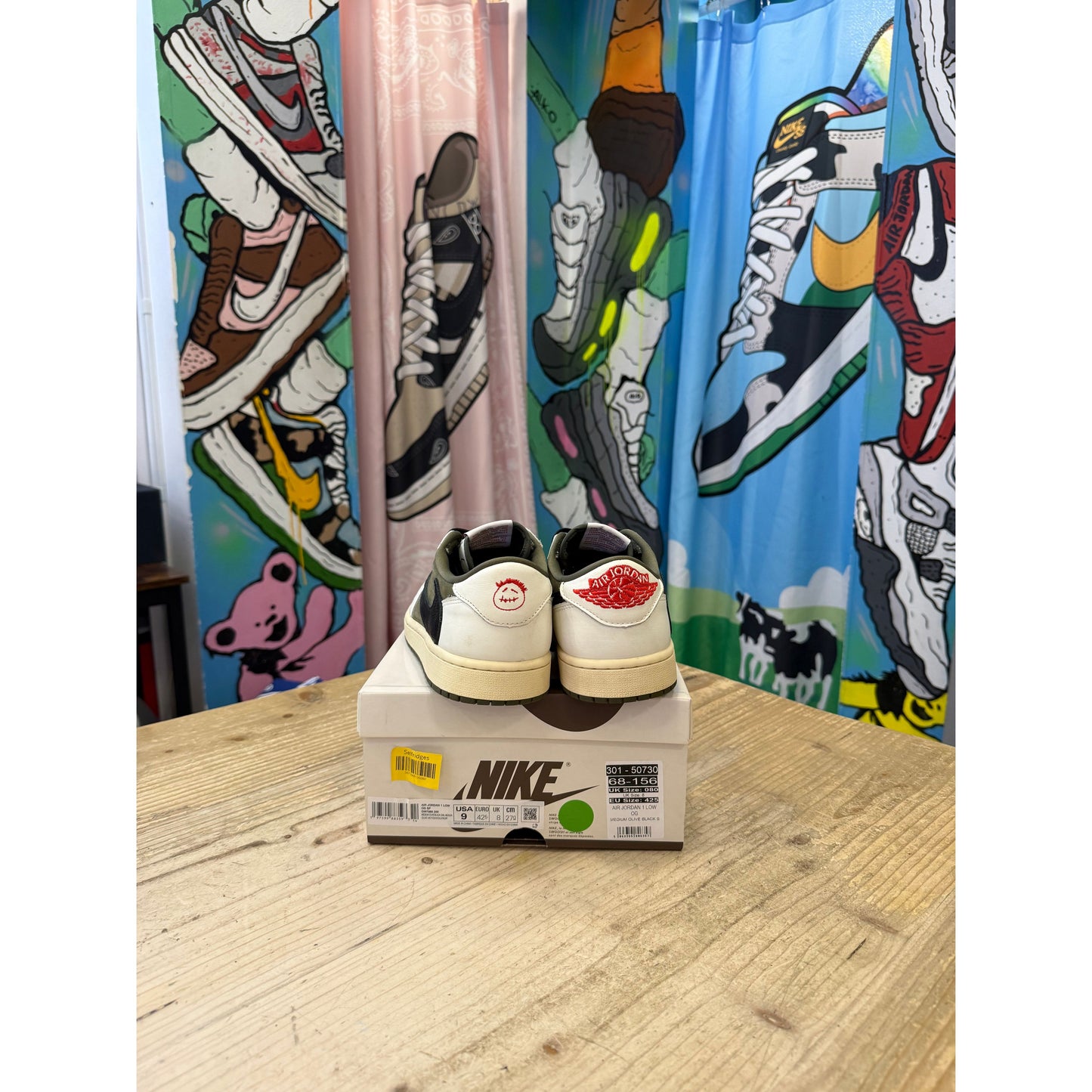 Jordan 1 Low Travis Scott Medium Olive UK8