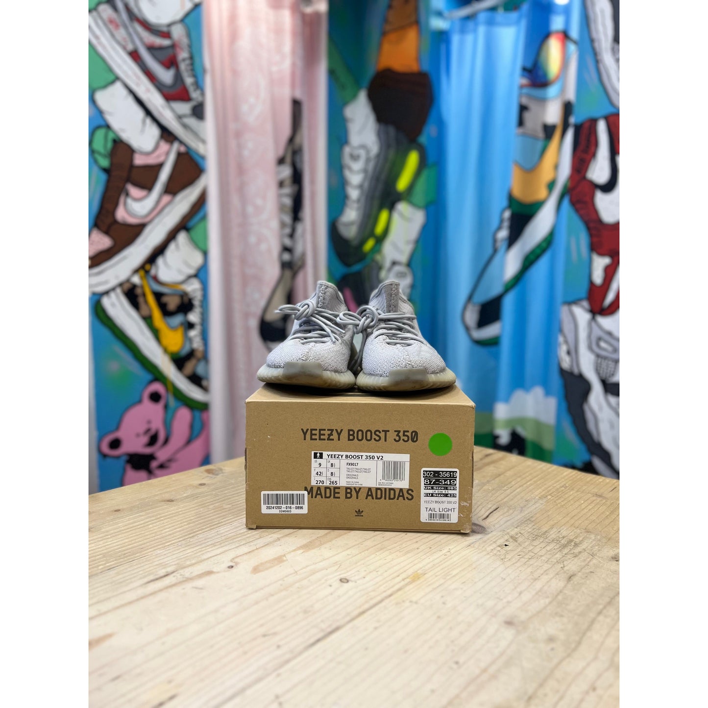 Yeezy 350 Tail Light UK8.5