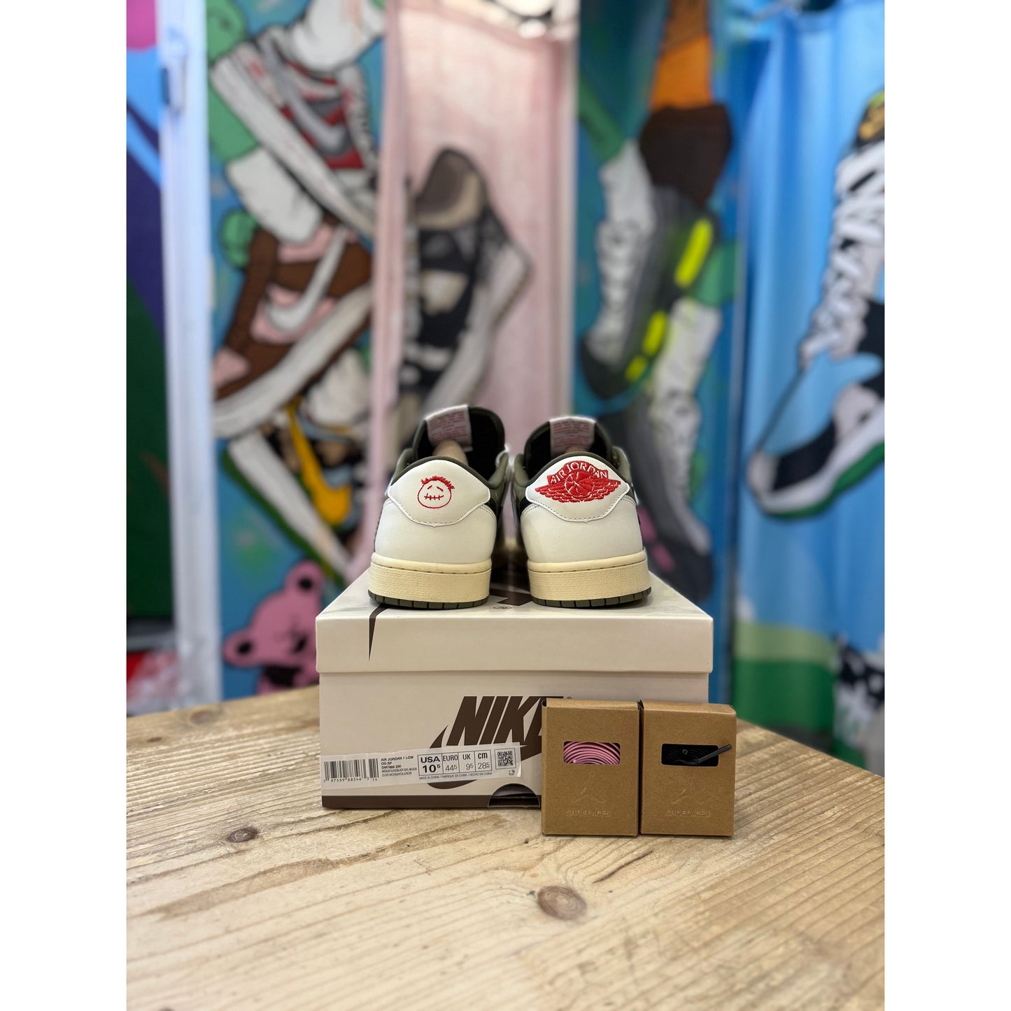 Jordan 1 Low Travis Scott Medium Olive UK9.5