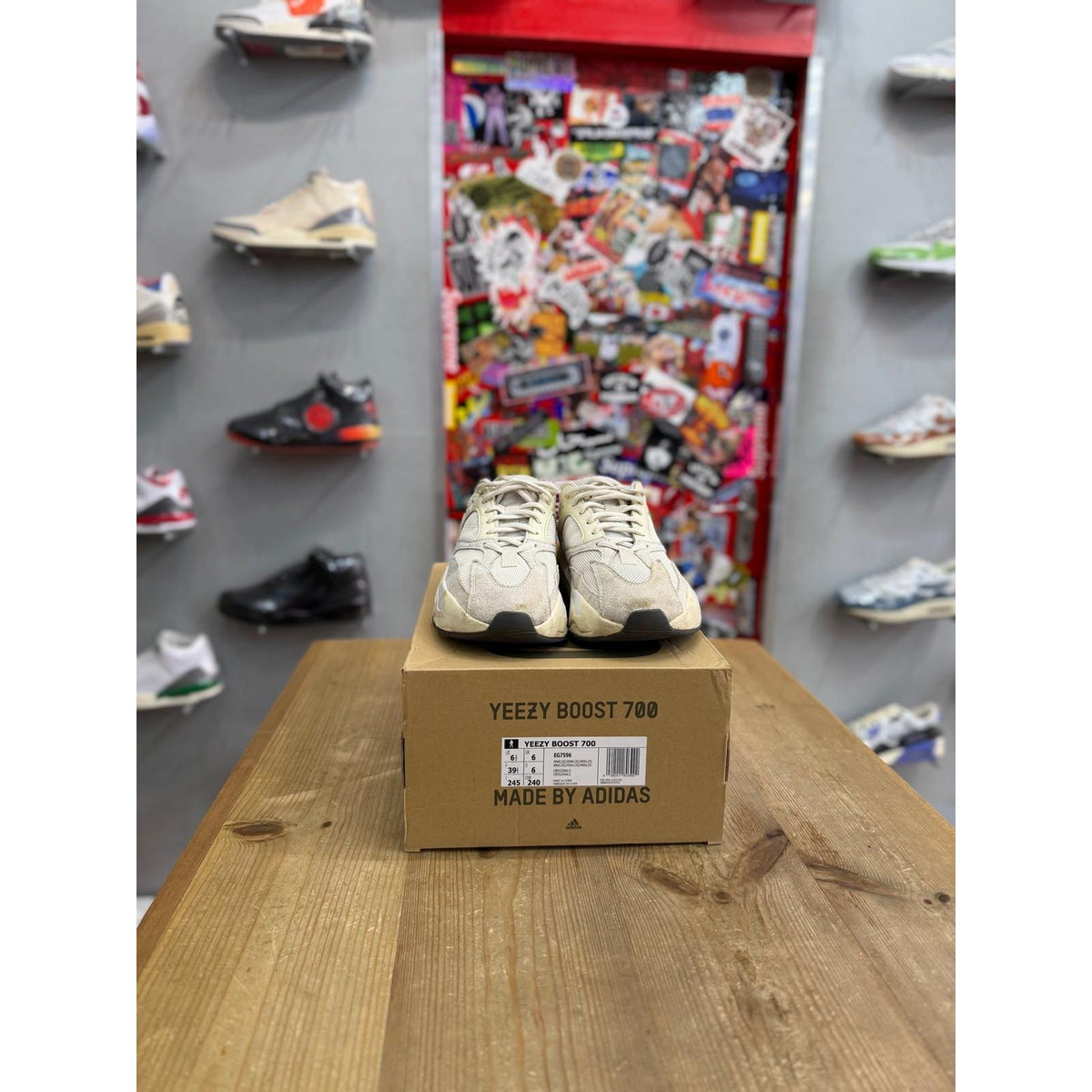 adidas Yeezy Boost 700 Analog UK 6