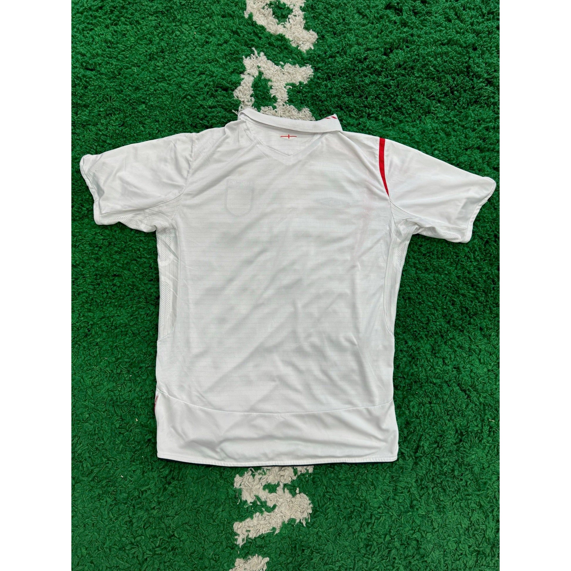 England Home Shirt 2006-2008 L 7/10 by KershKits in Clothing. Available at KershKicks for £45.00. A must-have for fans of KershKits looking to elevate their style with this Kits.