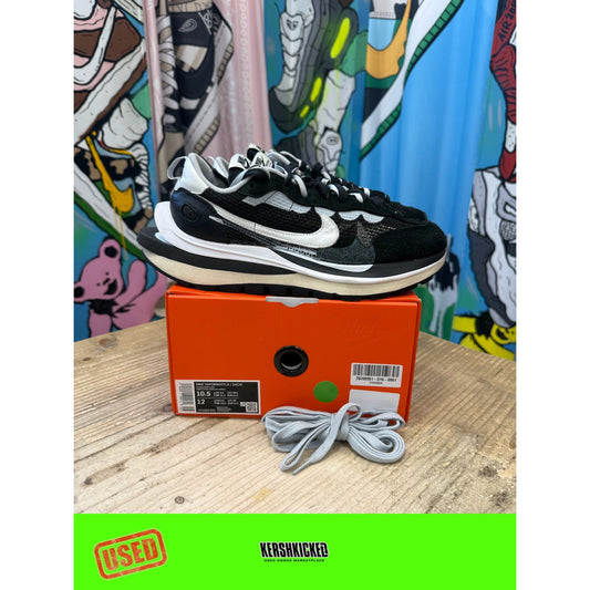 Nike Vaporwaffle sacai Black White. UK 9.5