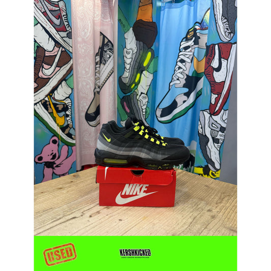 Nike Air Max 95 Reverse Neon UK9.5