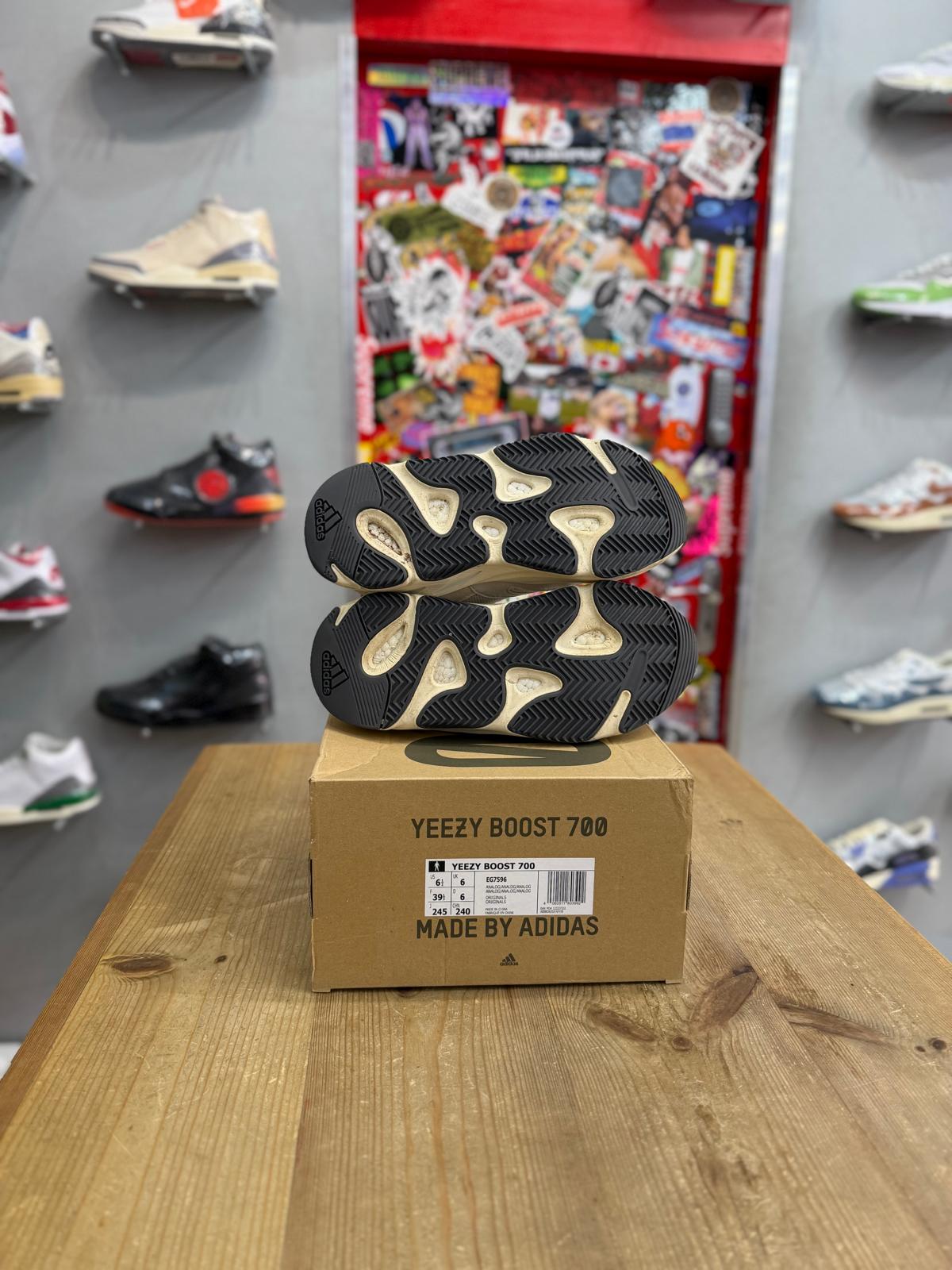 adidas Yeezy Boost 700 Analog UK 6