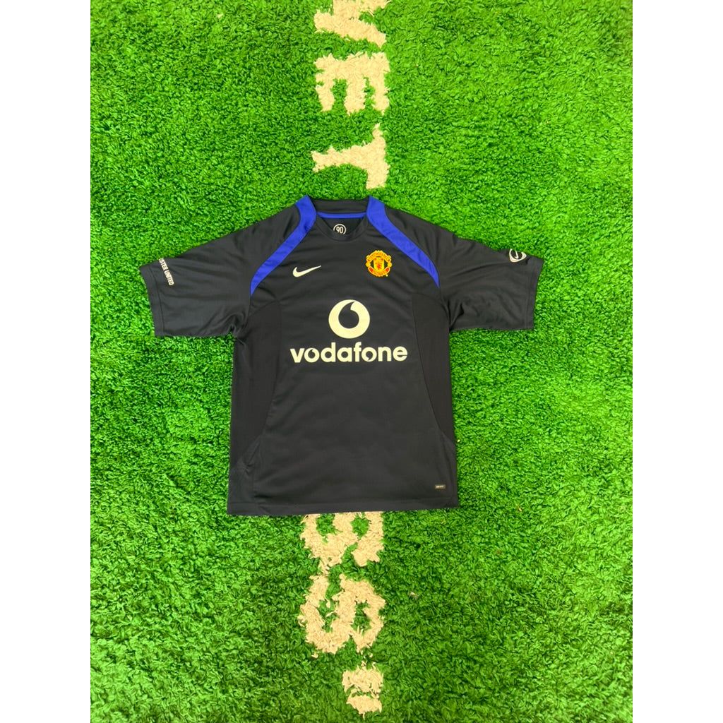 MANCHESTER UNITED 2000s Nike Training Shirt Top S by KershKits in Clothing. Available at KershKicks for £40.00. A must-have for fans of KershKits looking to elevate their style with this Kits.