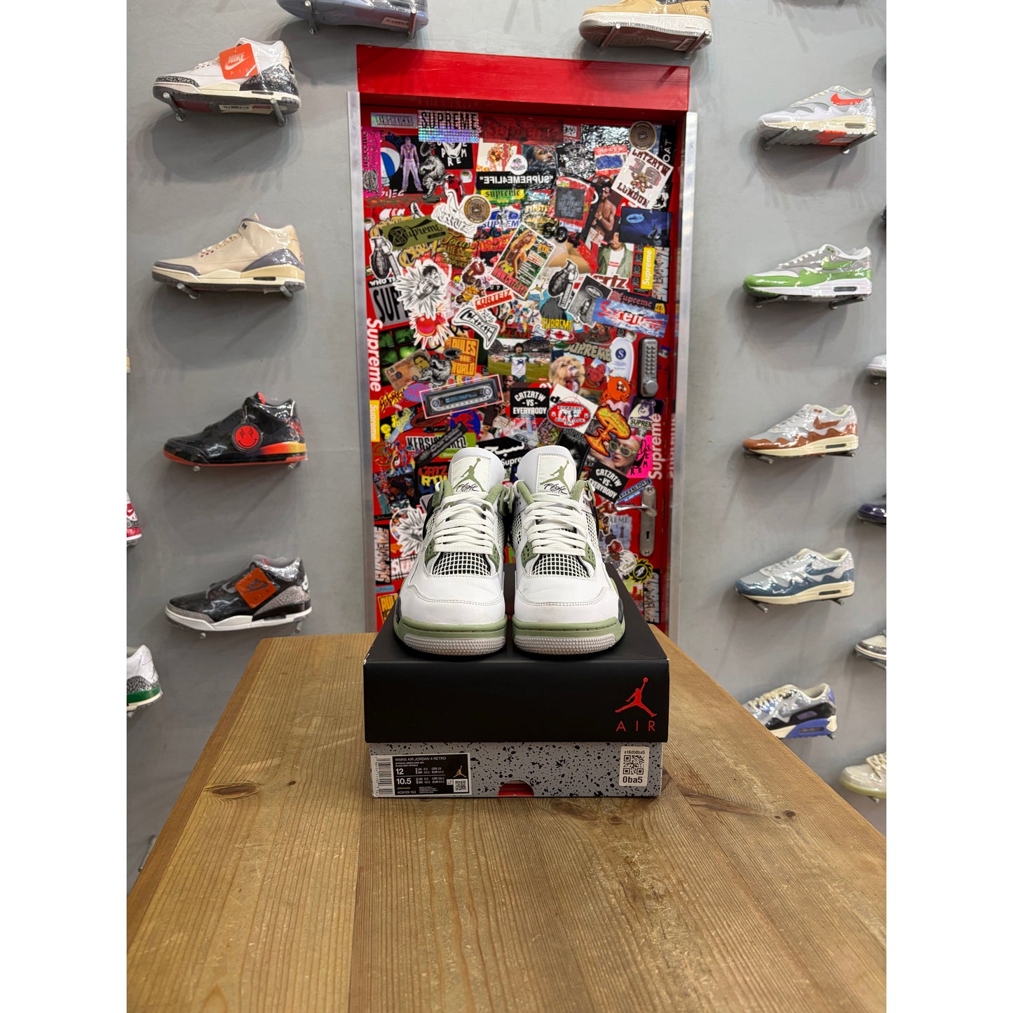 Jordan 4 Retro Seafoam (Women's) UK9.5
