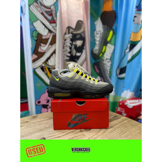 Nike Air Max 95 Neon UK 9.5