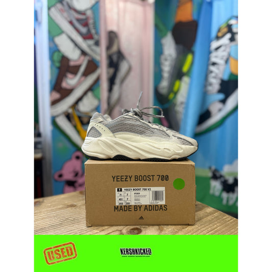 Yeezy 700 Static UK 7.