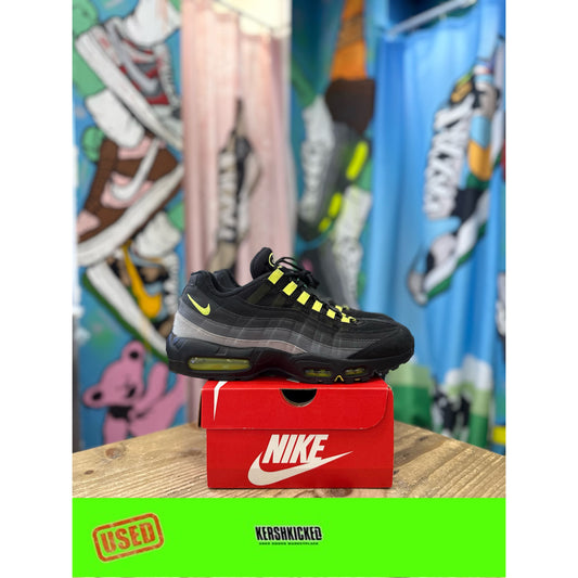 Air Max 95 Reverse Neon UK10.5