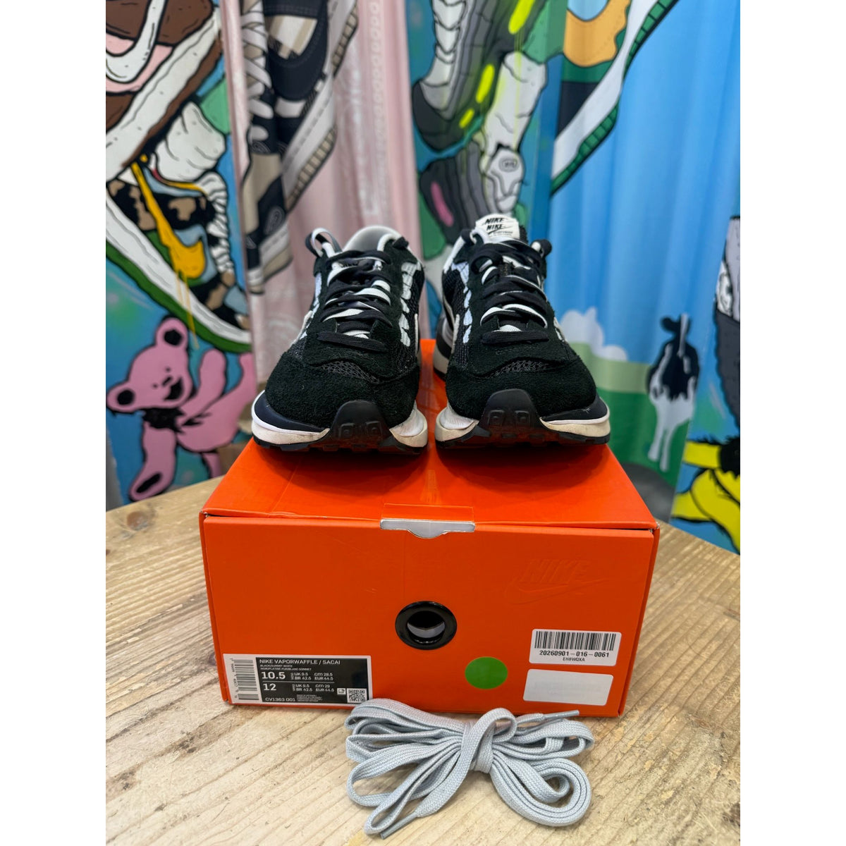 Nike Vaporwaffle sacai Black White. UK 9.5