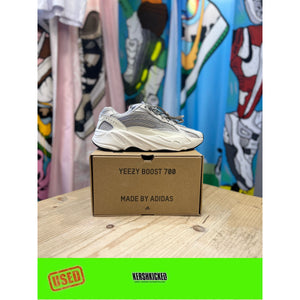 yeezy 700 static uk