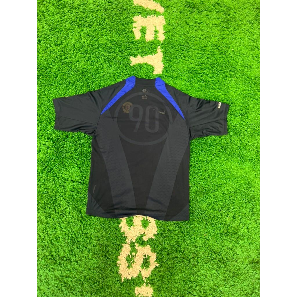 MANCHESTER UNITED 2000s Nike Training Shirt Top S by KershKits in Clothing. Available at KershKicks for £40.00. A must-have for fans of KershKits looking to elevate their style with this Kits.