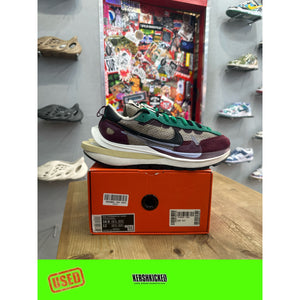 Nike Vaporwaffle sacai Villain Red Neptune Green UK9.5