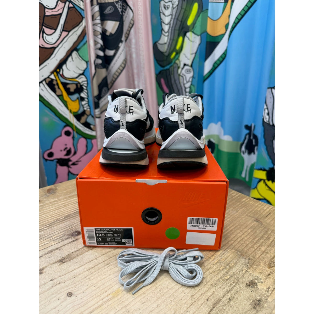 Nike Vaporwaffle sacai Black White. UK 9.5