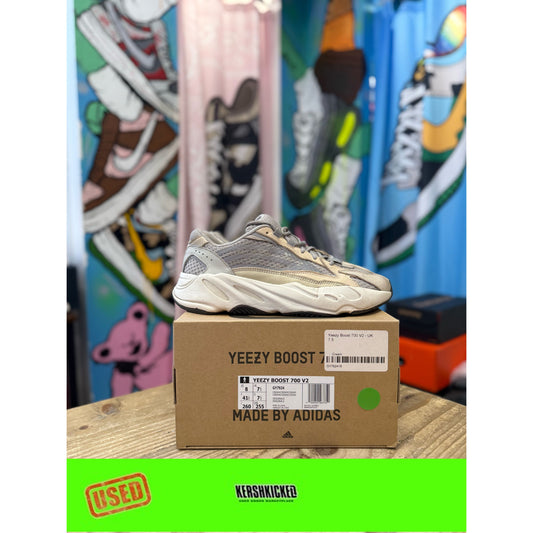 Yeezy 700 Cream UK 7.5
