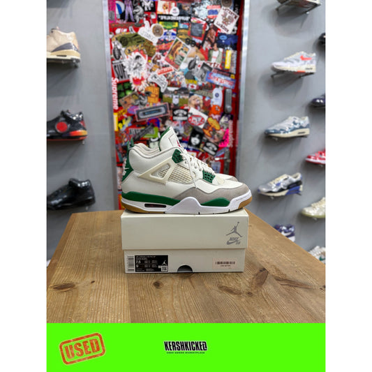 Jordan 4 Retro SB Pine Green UK 6.5.