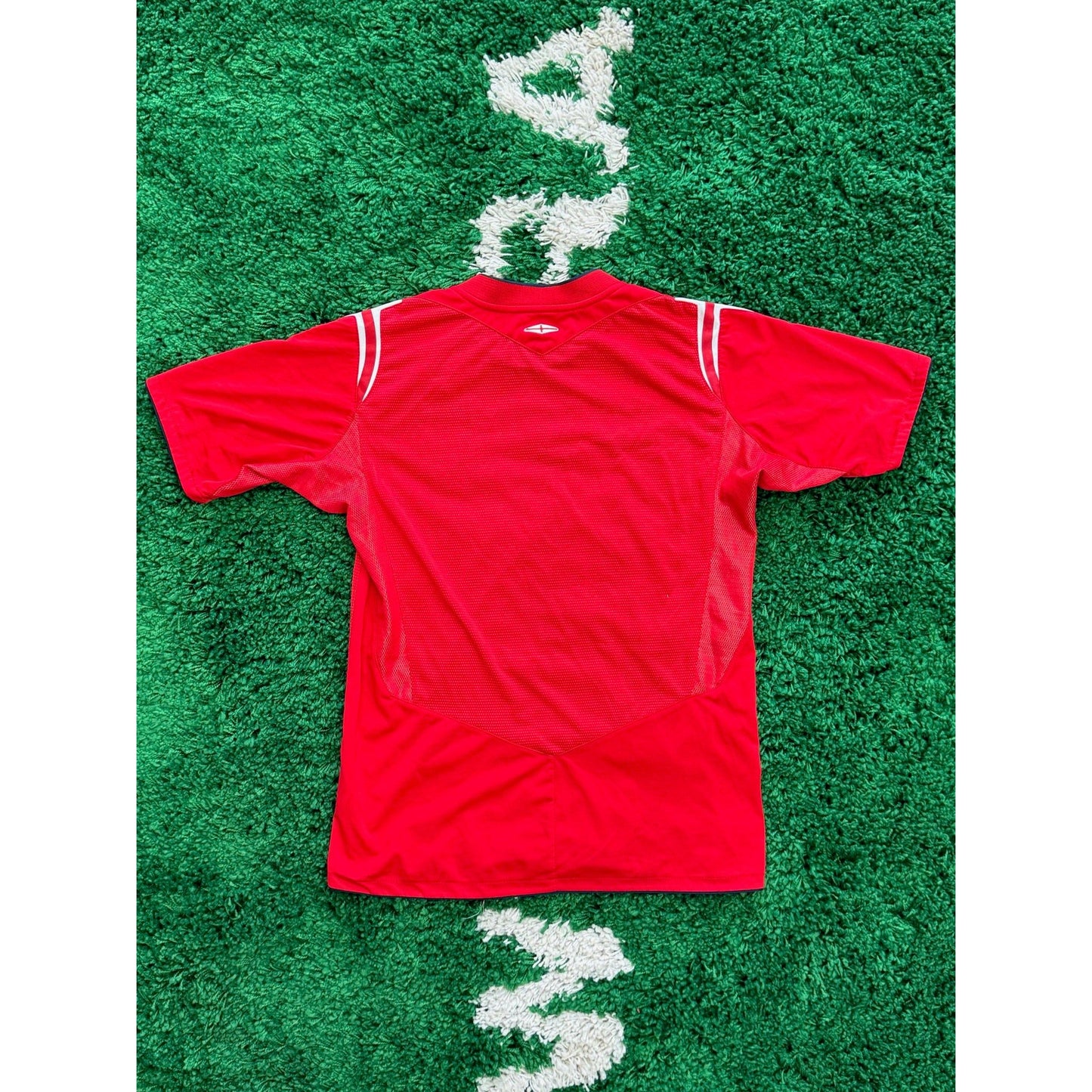England Away Shirt 2004-2006 S by KershKits in Clothing. Available at KershKicks for £45.00. A must-have for fans of KershKits looking to elevate their style with this Kits.
