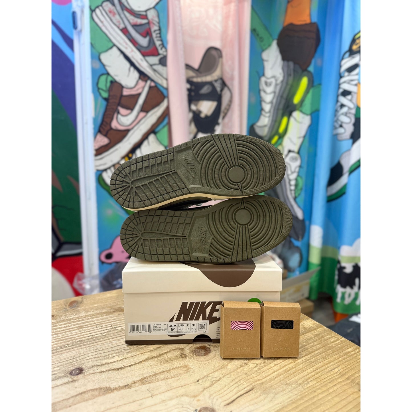 Jordan 1 Low Travis Scott Medium Olive UK 8.5