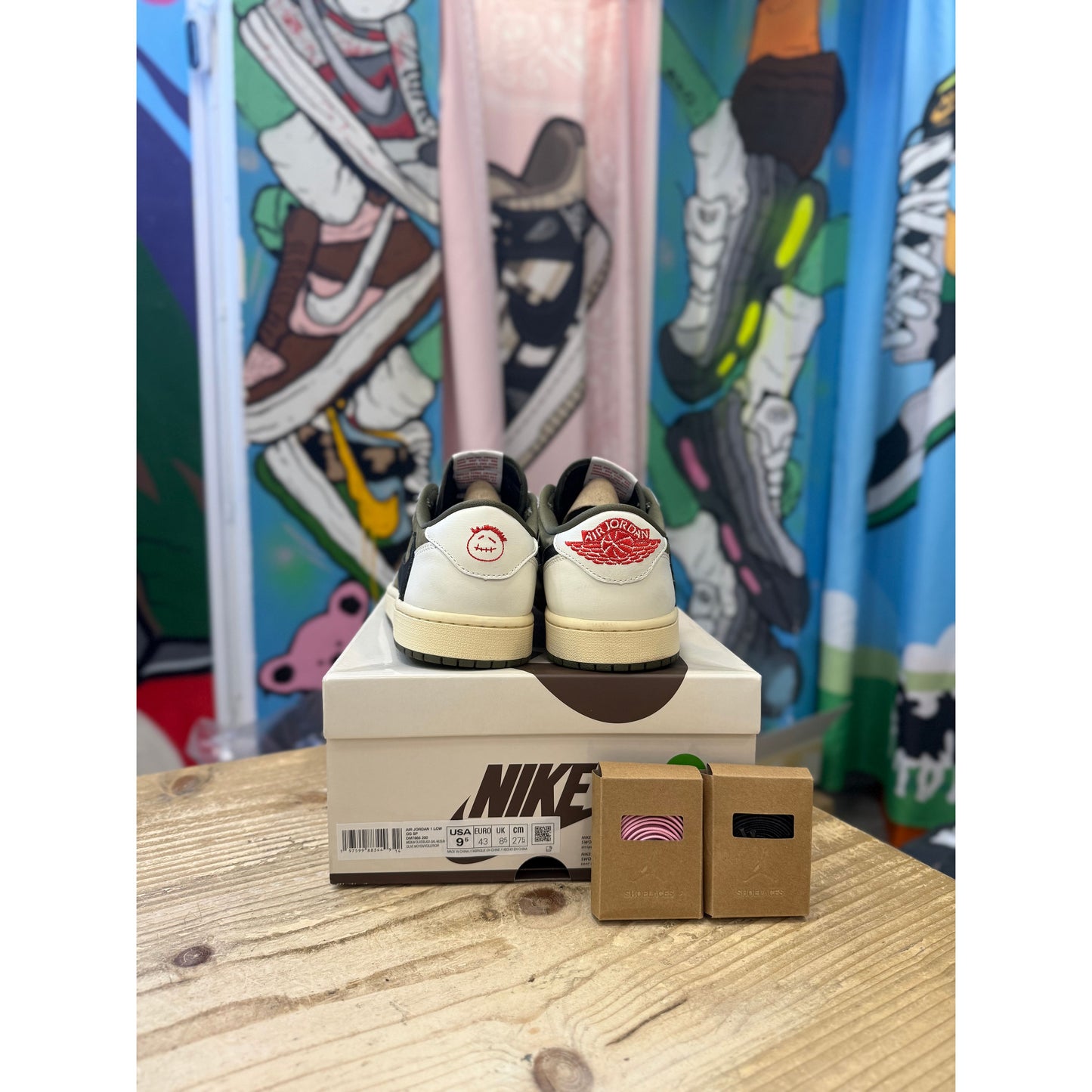 Jordan 1 Low Travis Scott Medium Olive UK 8.5