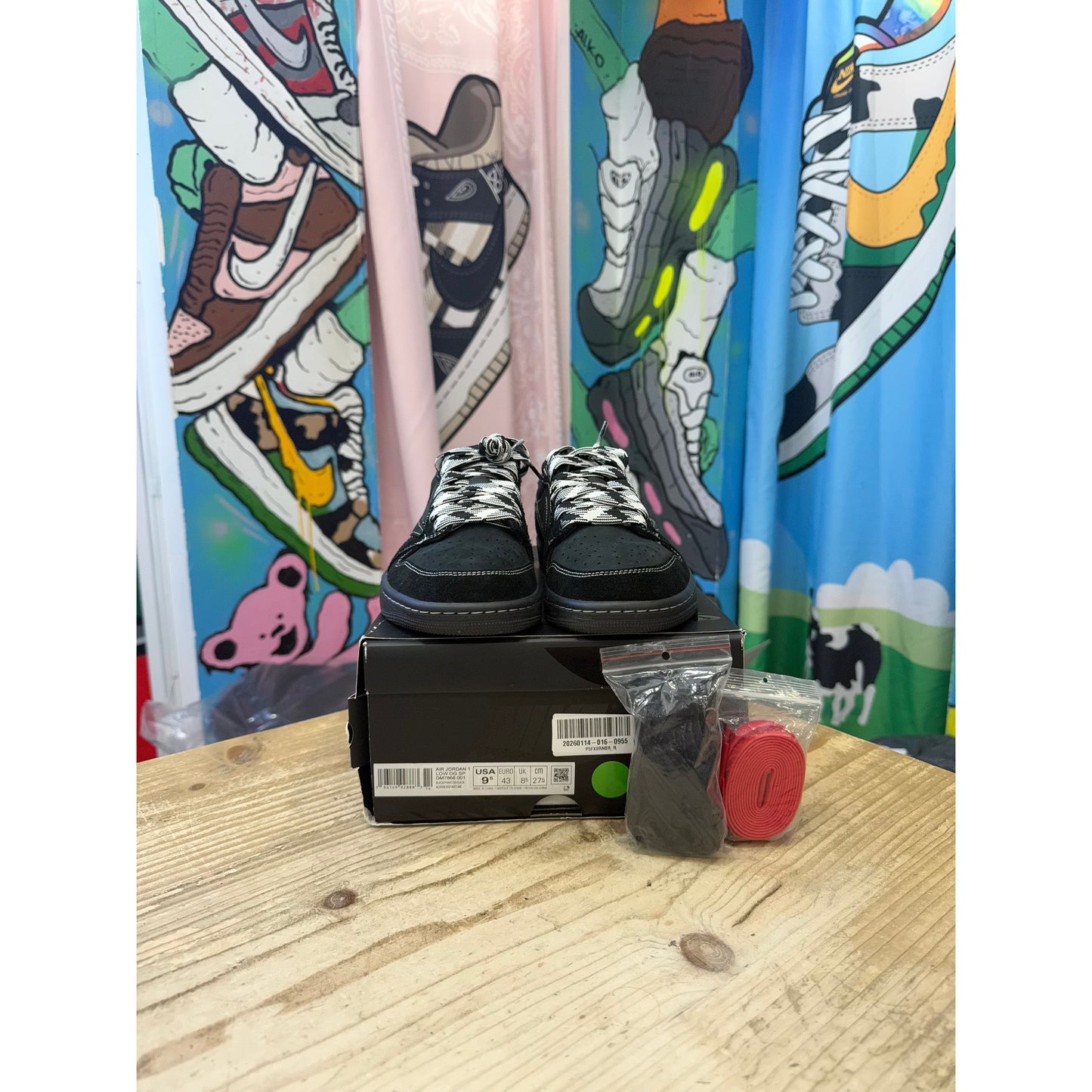 Jordan 1 Low Travis Scott Black Phantom UK 8.5.