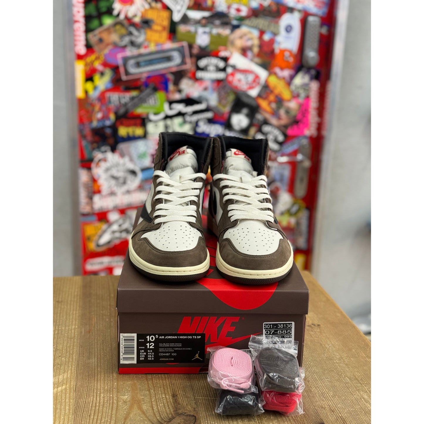 Jordan 1 Retro High Travis Scott Mocha UK 9.5
