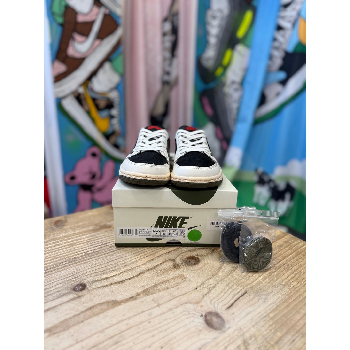 Jordan 1 Low Travis Scott Olive UK 4.5