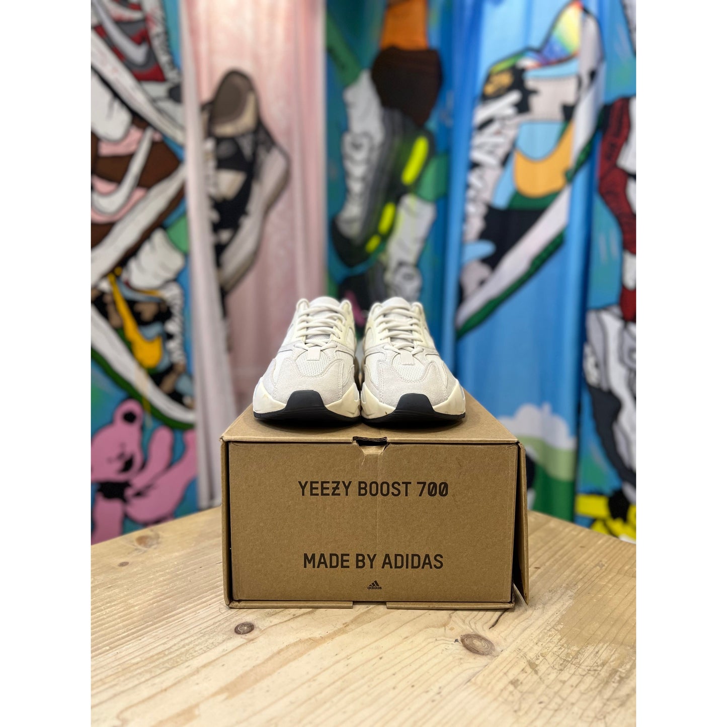 Yeezy 700 Analog UK5