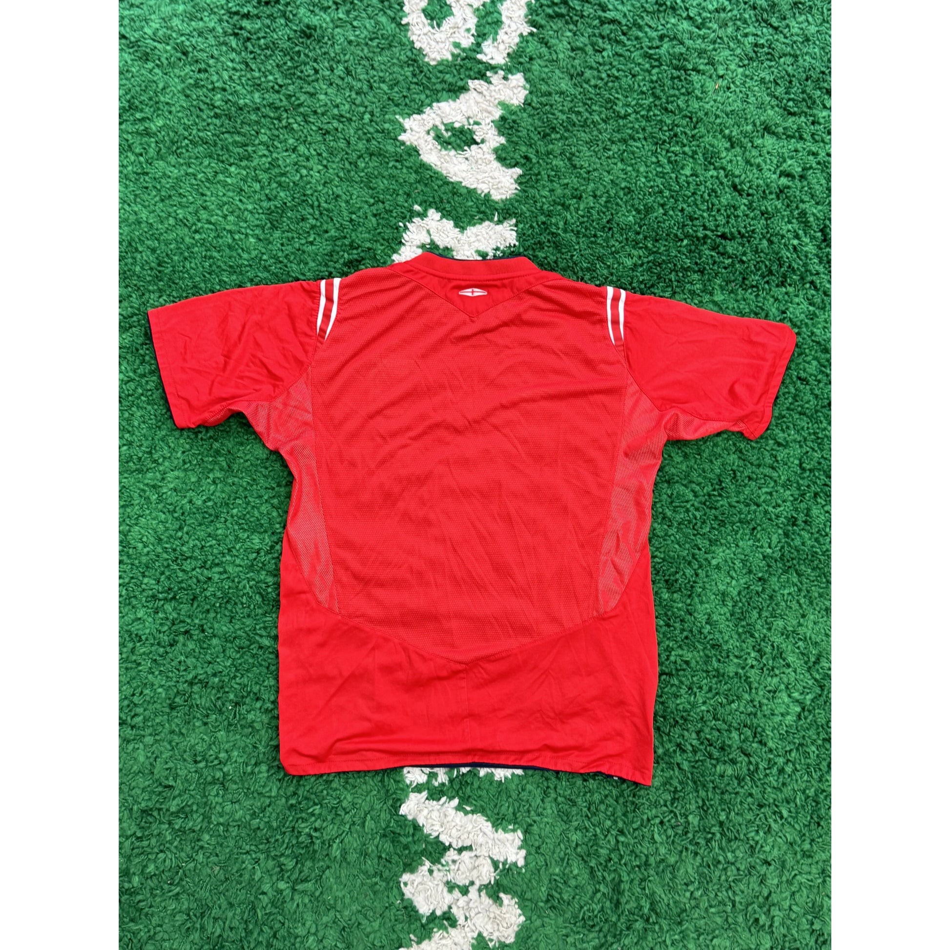 ENGLAND AWAY SHIRT 2004-2006 M by KershKits in Clothing. Available at KershKicks for £30.00. A must-have for fans of KershKits looking to elevate their style with this Kits.
